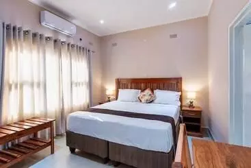هتل Premier Guest Lodge