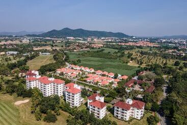 Seastar Hotel And Service Apartment