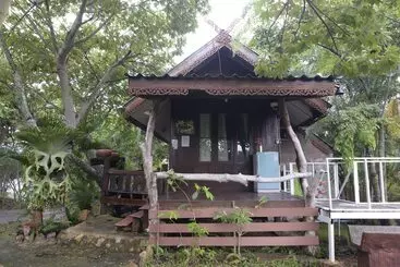 ホテル Phuzai Kaew Resort