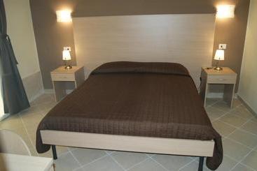 פנסיון Guest House Golfo Xifonio