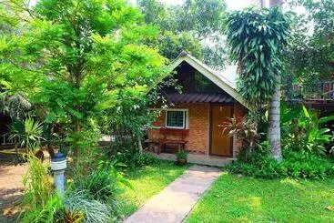 Hotelli Malees Nature Lovers Bungalows