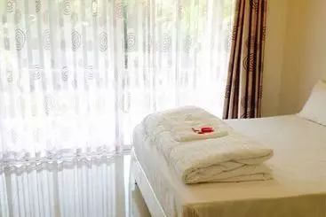 Majatalo Srisawad River Side