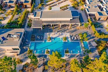 فندق Pestana Troia Ecoresort & Residences