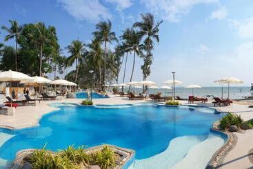 Hotel Villa Chacha Krabi Beachfront Resort