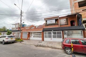 בית מלון כפרי Ayenda Nabusimake