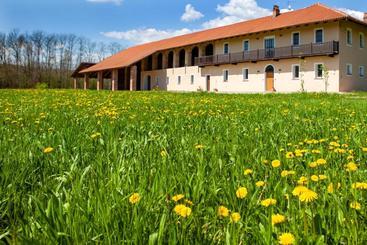 בית מלון כפרי B&b Tenuta Cascina Nuova