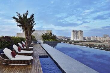 호텔 Courtyard By Marriott Bengaluru Hebbal