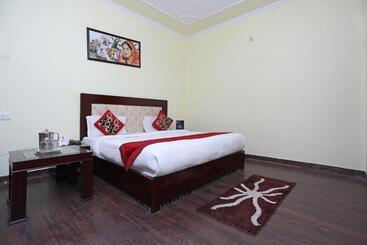 هتل Treebo Olive Lake View Inn June Estate Bhimtal