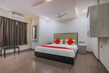 ホテル Oyo 1153 The Sky