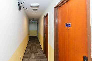 Hotel 906  Batu Berendam