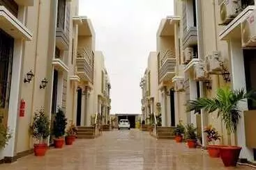 Zifan Hotel & Suites