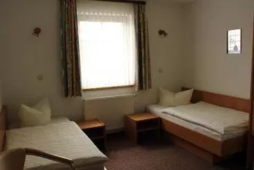 Majatalo Gästehaus Zum Felsenkeller