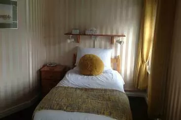 Pension Smugglers Haunt Guest House
