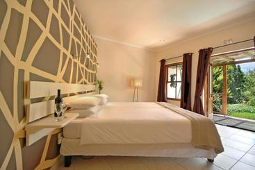 ペンション Malherbe Guesthouse