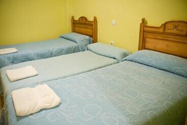 פנסיון Pensión Aries Ii