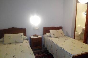 بنسيون Hostal Pumar