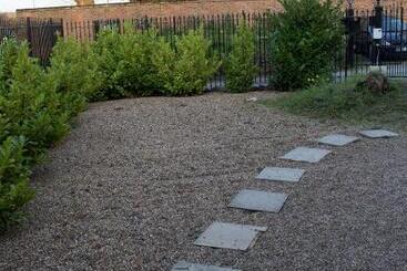 膳宿费 Ruxley Rooms