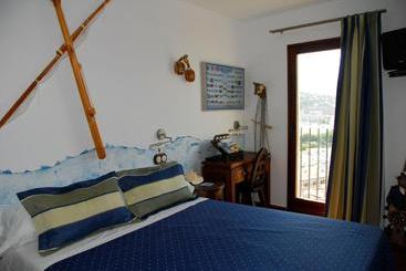 بنسيون Hostal La Garita