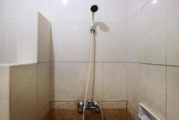 펜션 Reddoorz Plus Near Brawijaya Museum