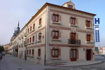 بنسيون Hospederia El Fielato