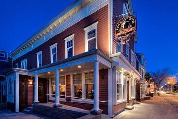 Ostello Bouchard Restaurant & Inn