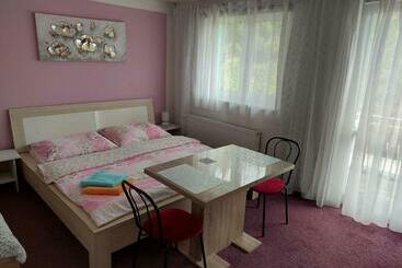 פנסיון Azalka Penzion