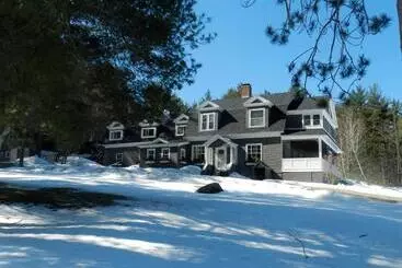 Retkeilymaja Snowvillage Inn