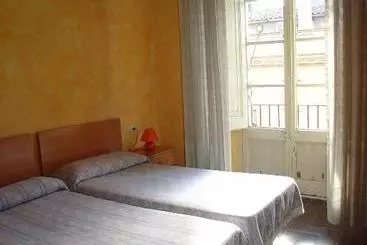 Pensió Hostal Adarnius