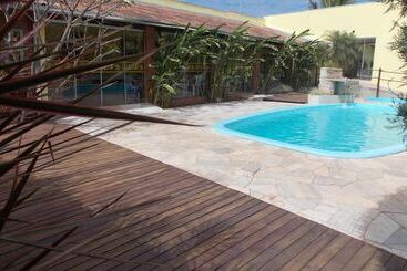 پانسیون Pousada Aldeia Das Flores