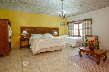 پانسیون Pousada Neuza Barbosa