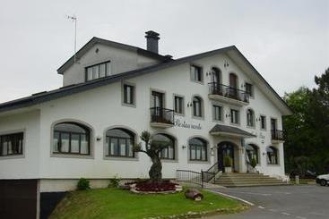 بنسيون Hostal Restaurante O Cadaval