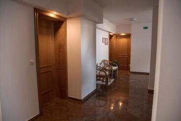 膳宿费 Rooms And Apartments Panker