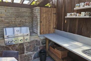 پانسیون Tiigi Accommodation