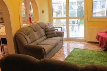 Pensionat Bazis Guesthouse