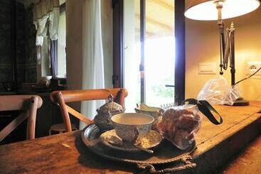 בית מלון כפרי Agriturismo Sugheretello