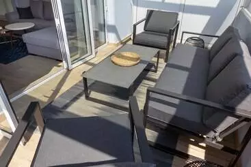 پانسیون Dj City Vista Luxury Apartments