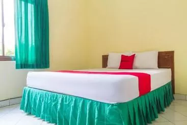 Hotel Reddoorz Near Grage City Mall 2