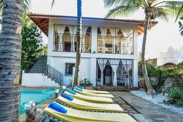 Bed and Breakfast Watamu Sunflower House