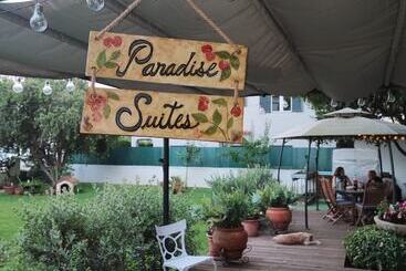 تختخواب و صبحانه Paradise Suites