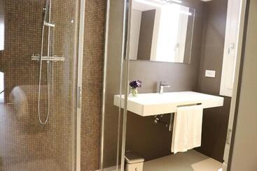 تختخواب و صبحانه The Sisters