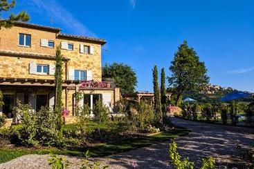 مبيت وإفطار Fonte Martino Guest House & Estate