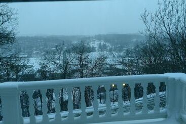 تختخواب و صبحانه Lamberson Guest House