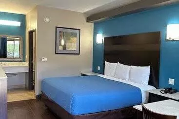 Hotelli Crystal Palace Inn