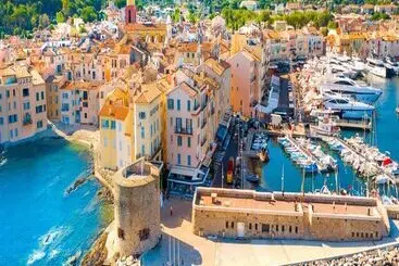 Hotel Saint Tropez, Tapestry Collection by Hilton