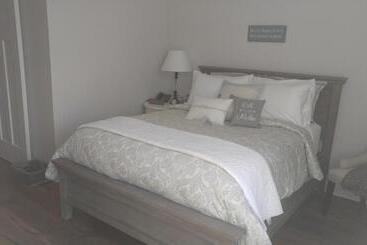 בית מלון כפרי Harbor House Inn