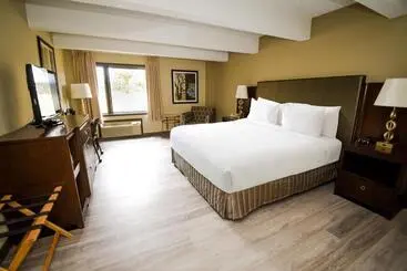 ホテル Fairway Inn And Suites