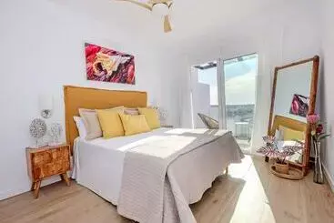 هتل Serena Del Mar By Livvo