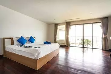 Apartahotel Capital O890 The Royal Bay View Villas