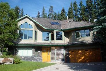 Cascade Court Bed And Breakfast