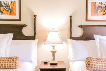 Otel James F. Martin Inn